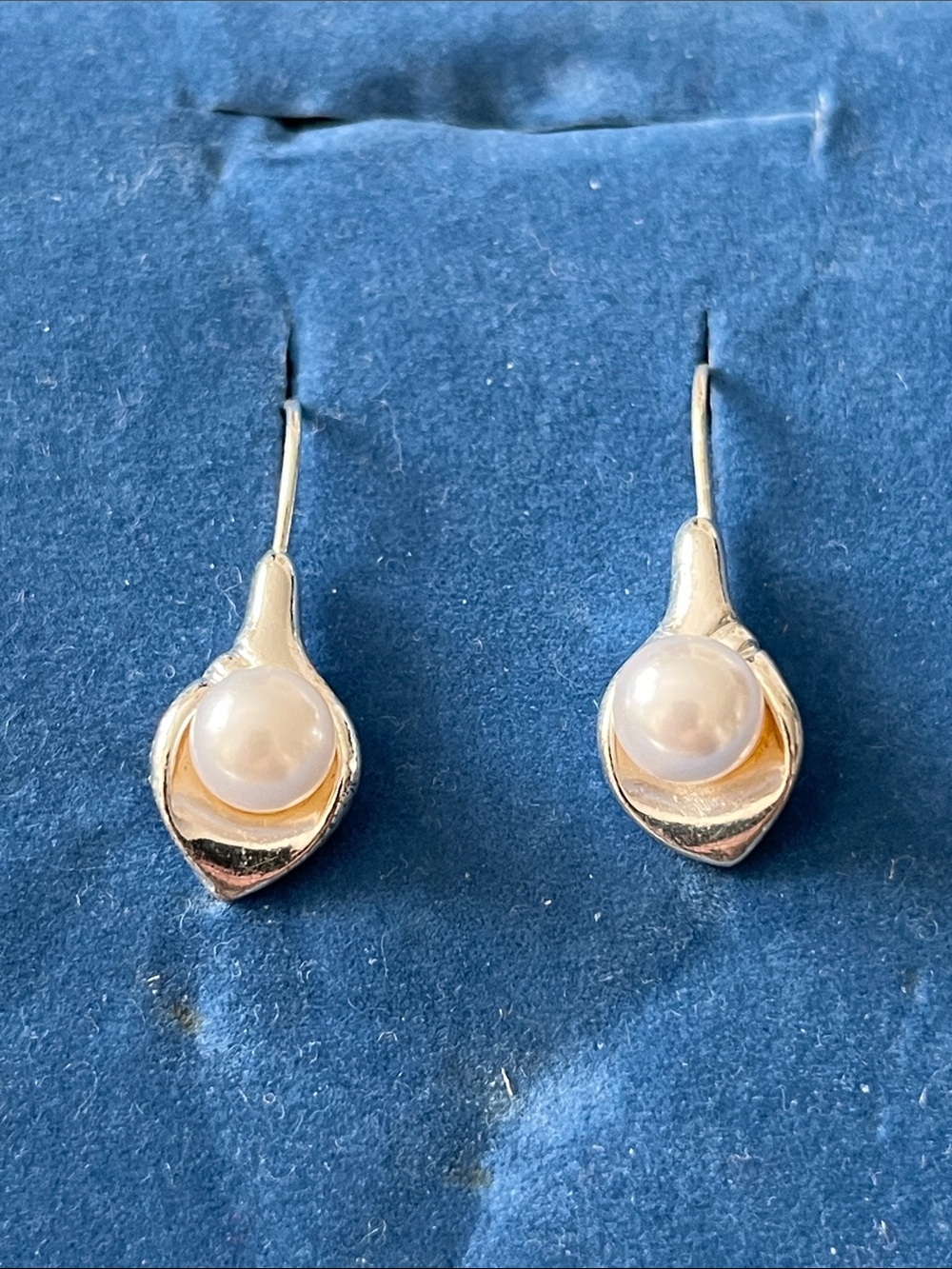 Vtg avon earrings, never worn, silver and pearl
